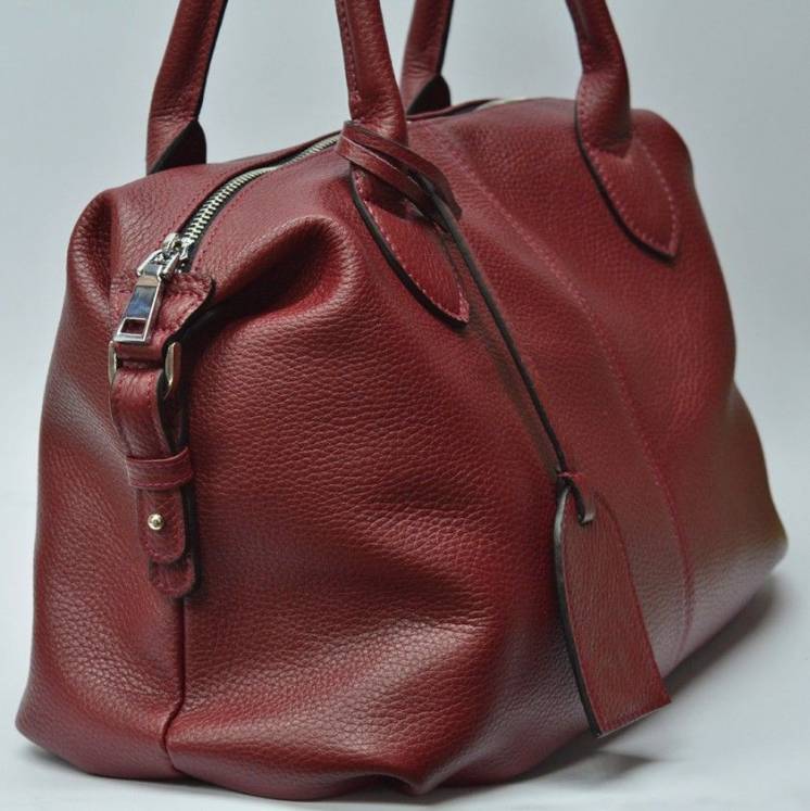 Вместительная женская бордовая сумка из натуральной кожи