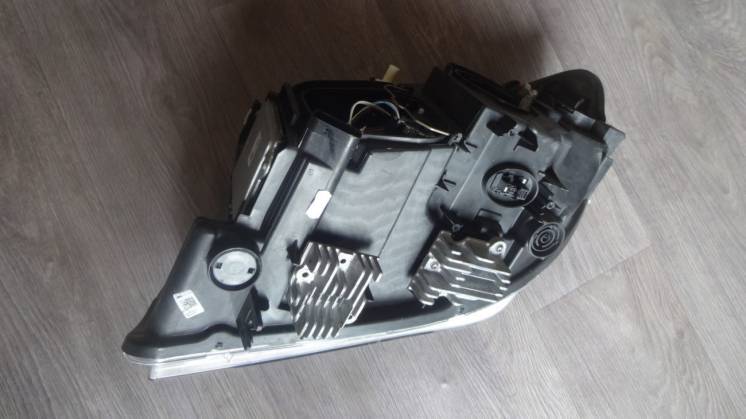Передняя правая фара би-ксенон (Bi-xenon) для BMW X1 E84 с разборки