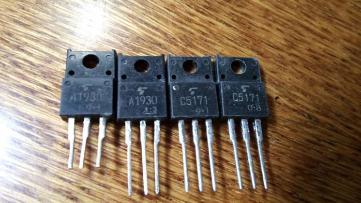 Біполярні транзистори TOSHIBA 2SA1930+2SC5171 оригінал (БВ).