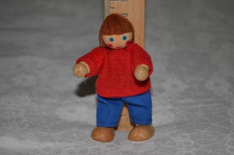 Деревянная игрушка фирмы Melissa&Doug маленький деревянный человечек