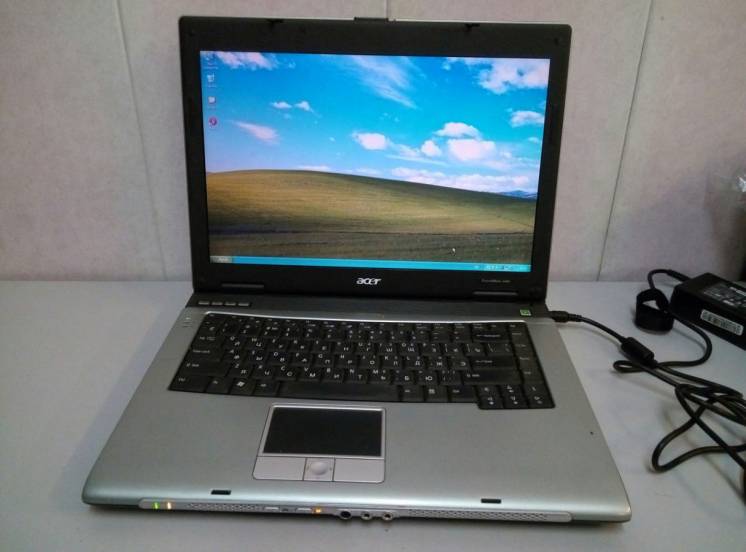 Безотказный  офисный ноутбук Acer Travelmate 2480