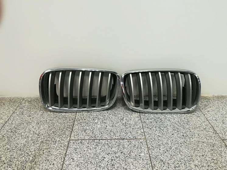 Оригинальная решетка радиатора с хромом для BMW X5 F15 с авторазборки