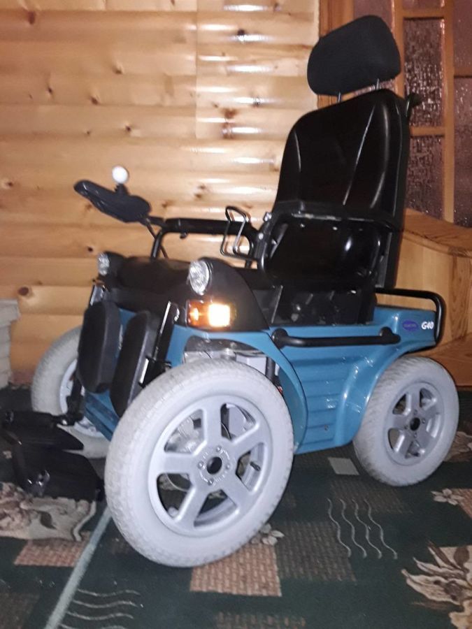 Инвалидная коляска с электроприводом.фирма Invacare G40