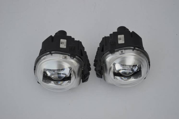 Левая и правая LED галогенные фары (туманки) для BMW X5 F15