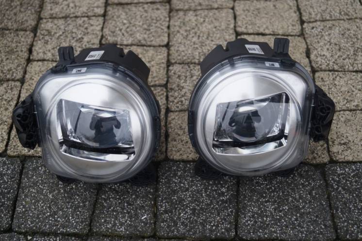 Светодиодные (LED) галогенные фары на BMW X5 F15 с авторазборки