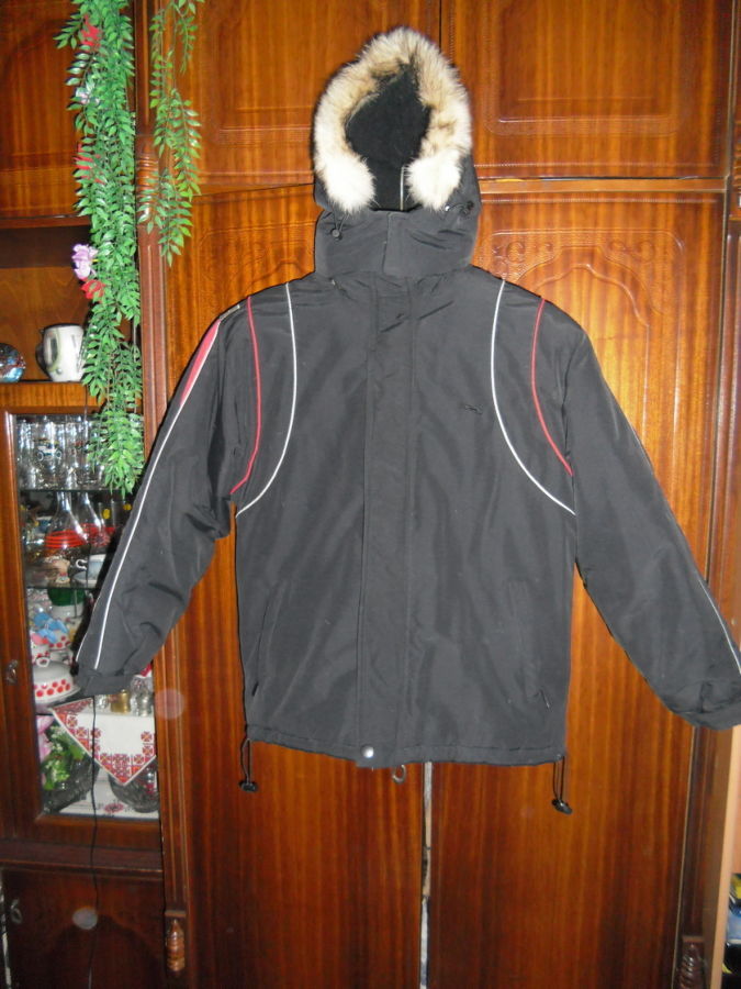 Куртка зимова з капюшоном(wolf)-l розмір---на хлопчика віком12-15років