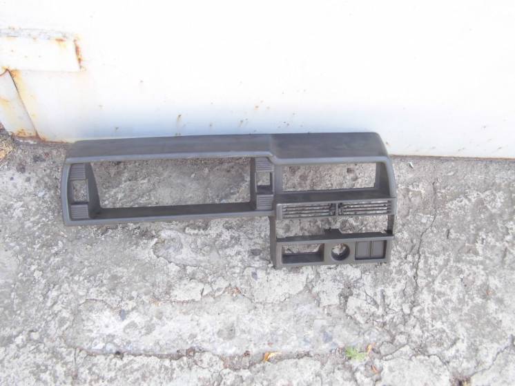 Накладка(козырёк) щитка  приборов  на  высокую  панель  ВАЗ-2109