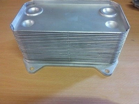 Радиатор масляный на DAF XF95/даф xf 95. 1387035