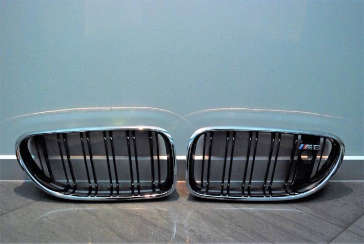 Комплектная решетка радиатора на BMW M6 F12 F13 Night Vision со шрота