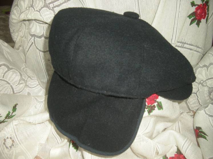 Супер кепка сочного черного цвета,58см.,100%шерсть.