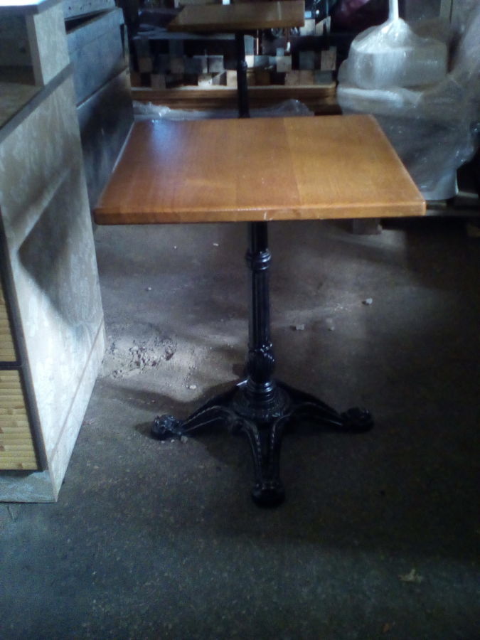 Б/у стол деревянный на чугунной ножке для кафе, кофейни