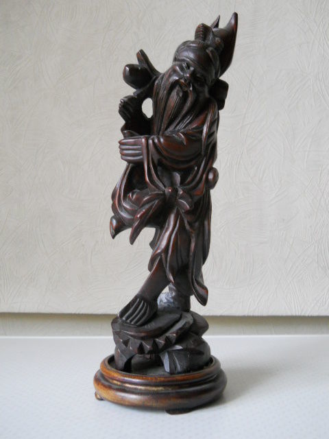 Старинная китайская деревянная статуэтка