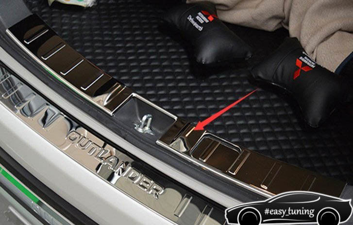 Mitsubishi Outlander 2015+ накладка защитная на задний бампер внутренн