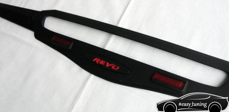 Toyota Hilux Revo 2014 накладка черная на ручку заднего борта средняя