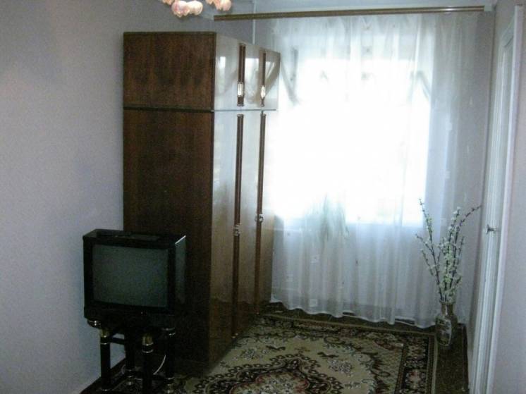 2 комнатная с ремонтом на ул. Инглези ( 25 Чапаевской Дивизии)