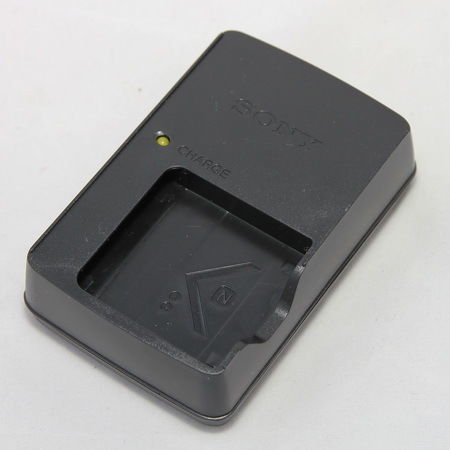 Зарядное устройство для фотоаппарата Sony BC-CSN