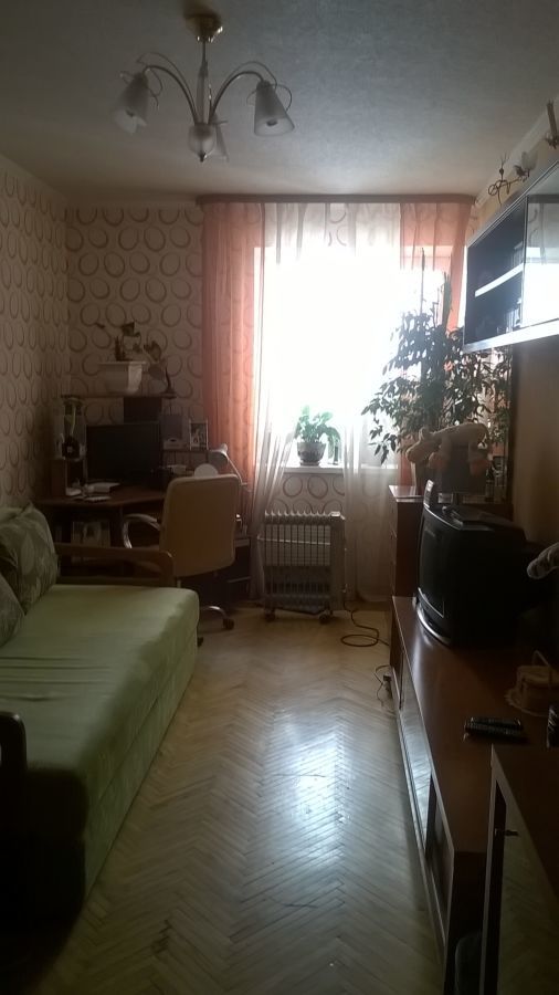 Продам комнату ул . Азербайджанская 8б