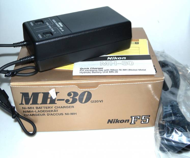 Зарядное для фотоаппарата Nikon MH-30 Quick Battery Charger F5