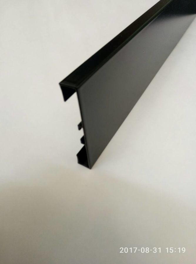 Плинтус алюминиевый черный прямоугольный высотой 60мм BLW-3110