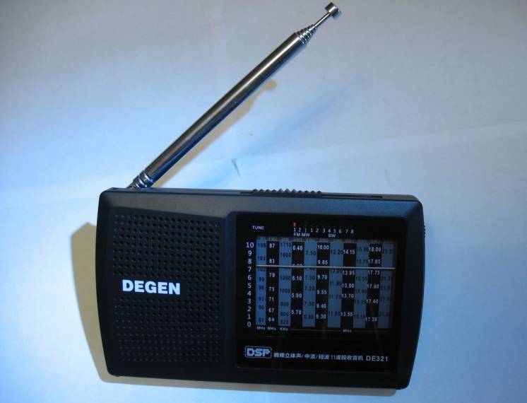 Качественный всеволновой радиоприемник Degen De 321 радио приемник