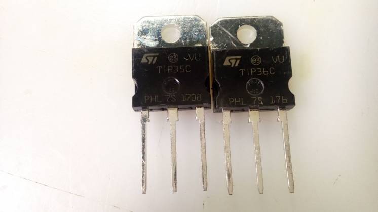 Біполярні транзистори TIP35C, TIP36C. SOT − 93 (TO − 218)