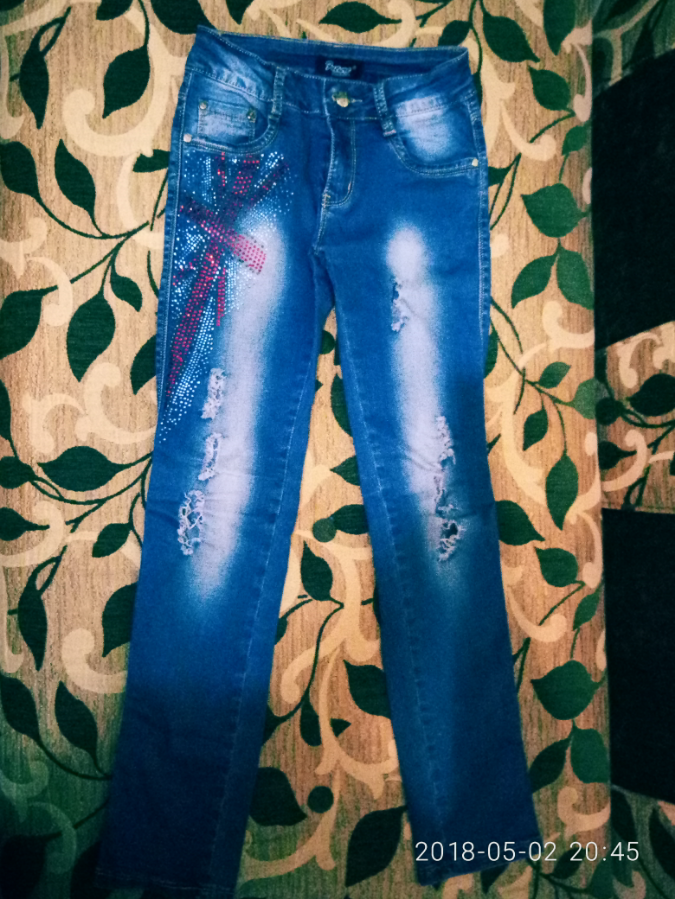 Продам для девочки летние джинсы 140роста.В отличном состоянии. 