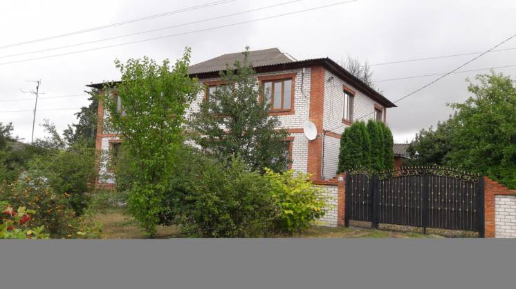 Продам 2х этажный дом в 30 км от Харькова
