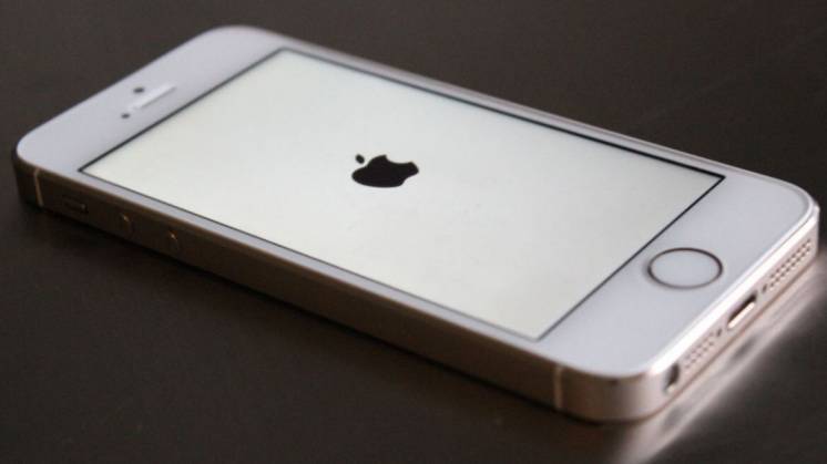 Apple Айфон 5 white