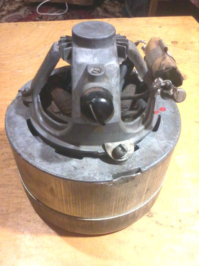 Электродвигатель в сборе с крыльчаткой от советского пылесоса