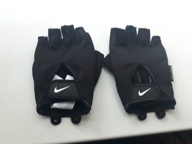 Перчатки для тренировок Nike Womens Fundamental Fitness Training Glove