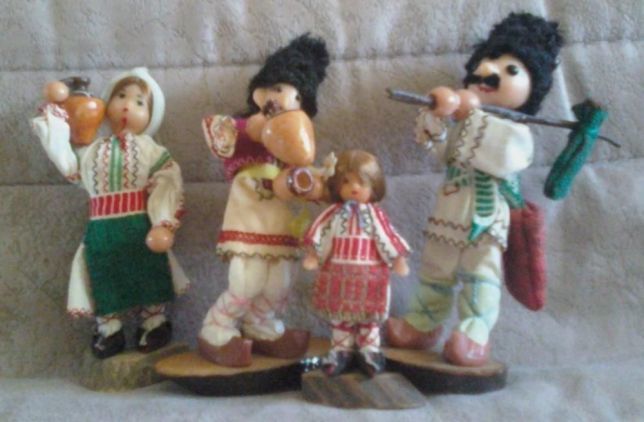 Куклы-сувениры в национальных костюмах времен СССР.