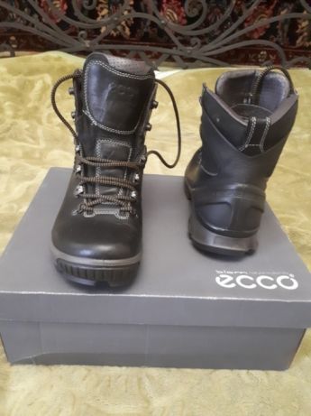 Продам мужские ботинки Ecco biom hike original