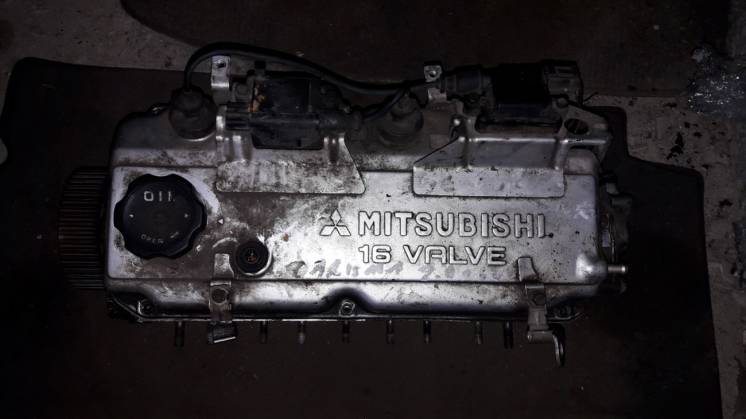 ГБЦ головка блока голова Mitsubishi Carisma 2.0L 16V оригинал