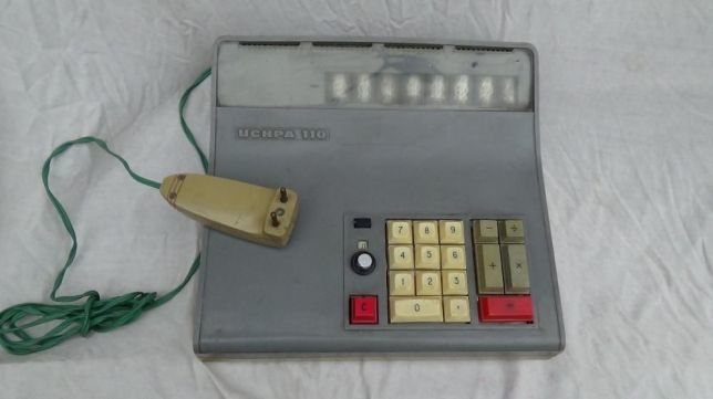 Калькулятор Искра 110 СССР.