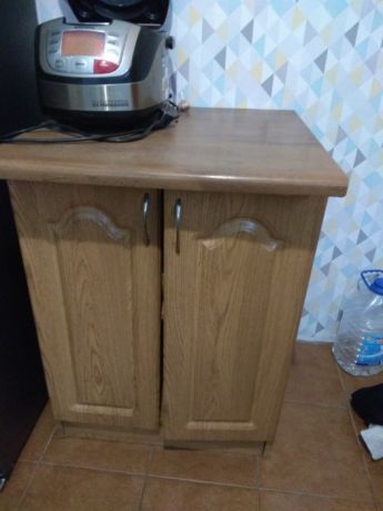 Кухня кухонный шкаф стол на кухню