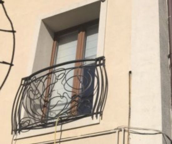 Кована огорожа для французького балкону, Французький балкон