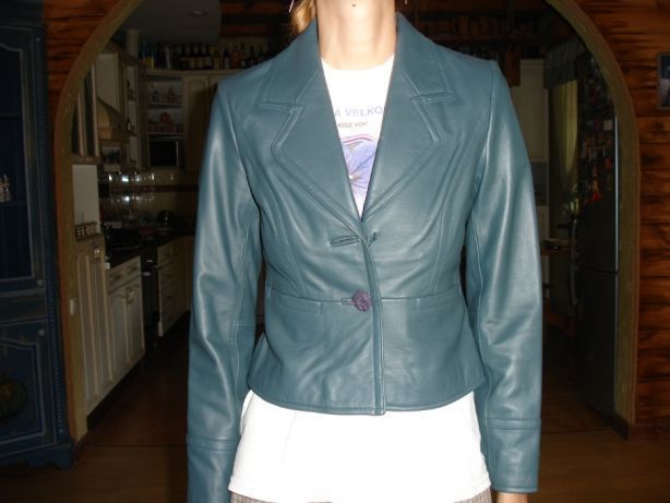 Женский кожаный пиджак (новый)