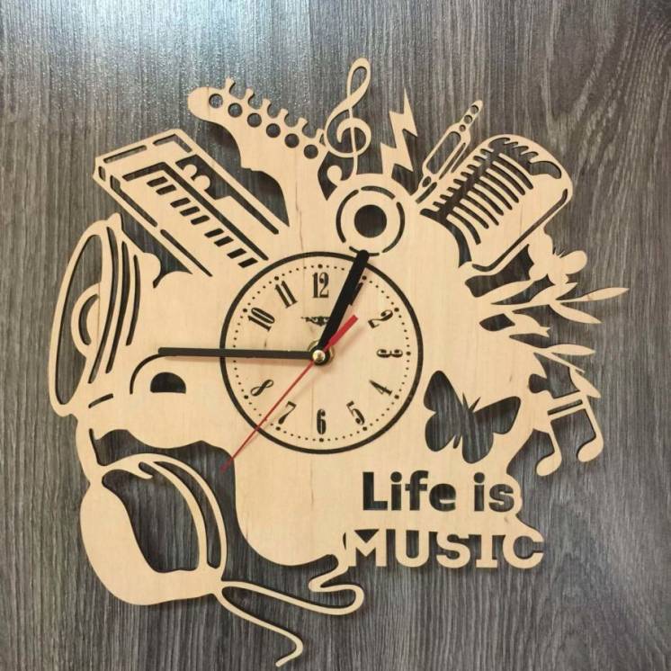 Оригинальные часы ручной работы из дерева «Музыка»