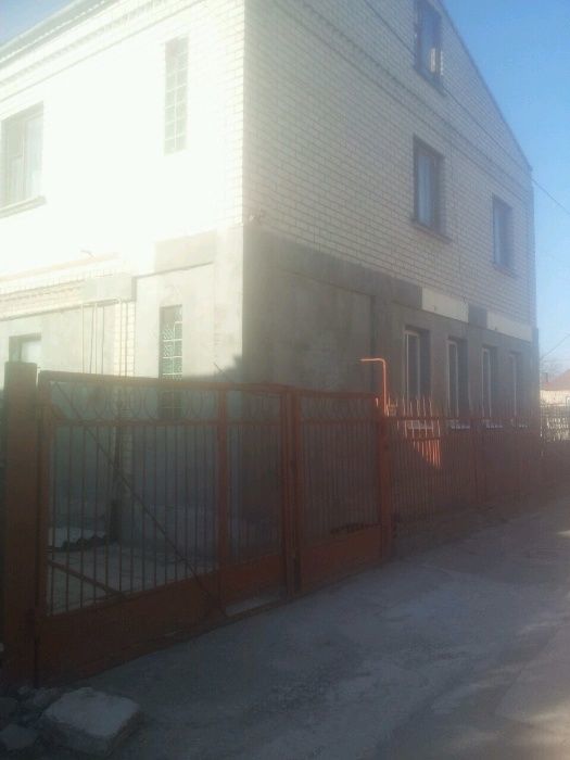 Продам двухэтажный дом на переулке Донском