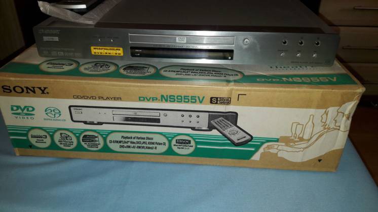 CD-DVD програвач Sony DVP NS955V топовий