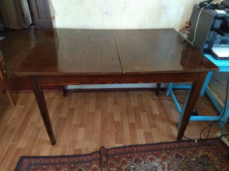 Продам советские обеденные кухонные столы