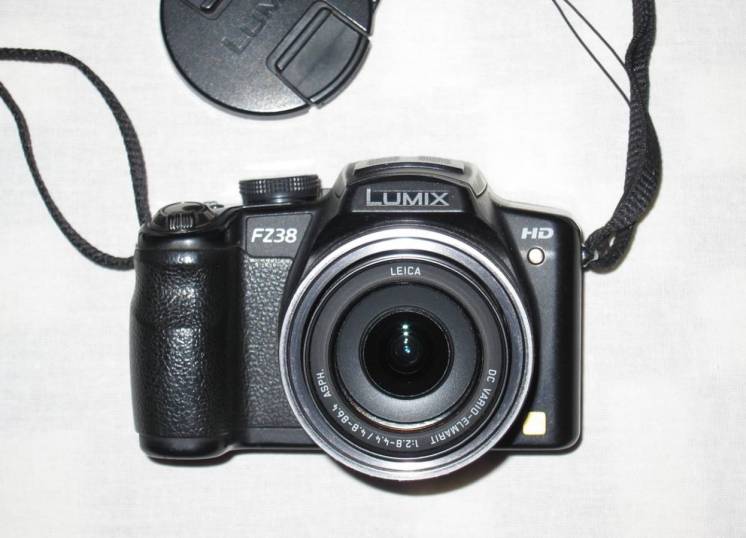 Panasonic Lumix Fz38 псевдозеркальный фотоаппарат (фотокамера)