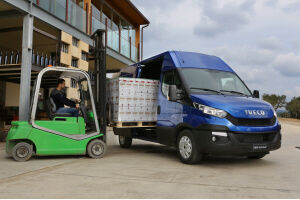 Доставкой передач/посылок/грузов Украина - Англия и Англия - Украина.