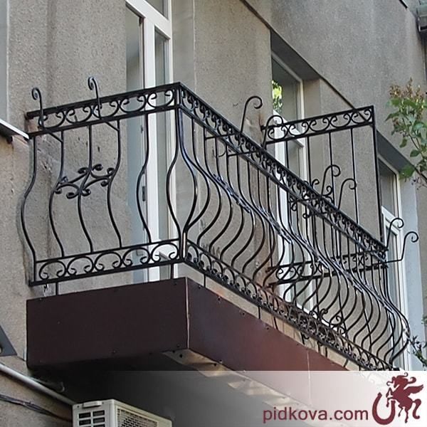Кованые стойки для лестниц и балконов,кованые, элементы