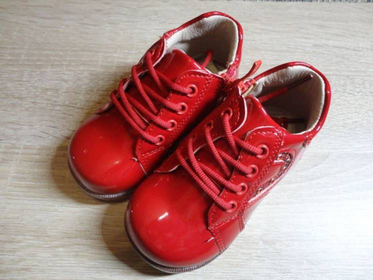 Детские ботиночки для девочек Apawwa