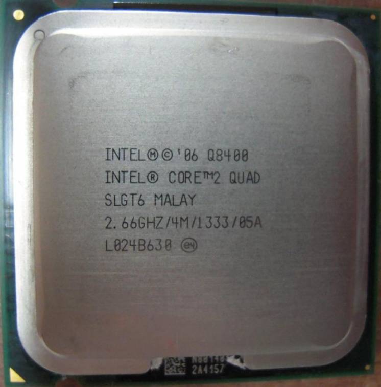 Intel Core2 Quad Q8300 (4M Cache, 2.50 GHz, 1333 MHz FSB)