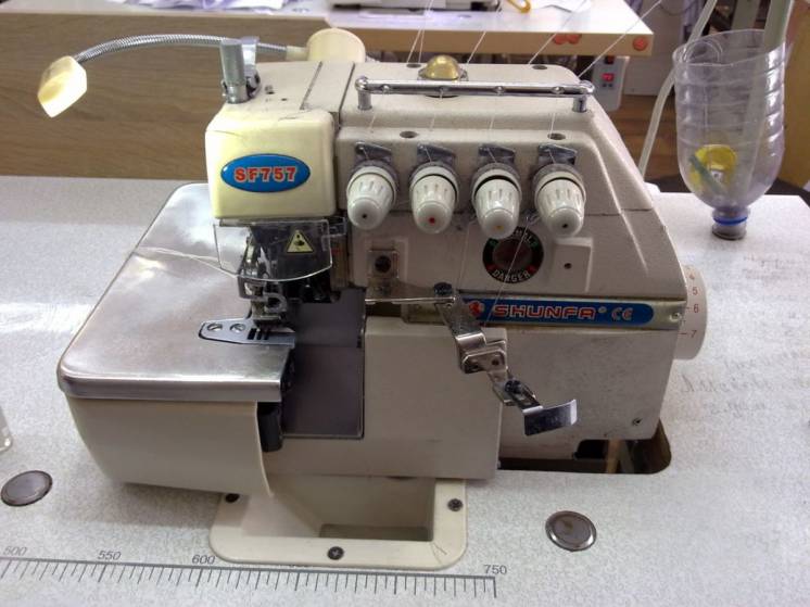 Оверлок Шунфа/SHUNFA SF757- швейная машина.