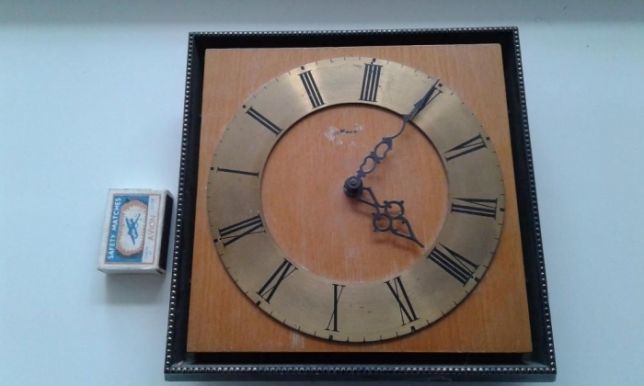 часы настенные в виде наручных часов ретро винтаж интерьер