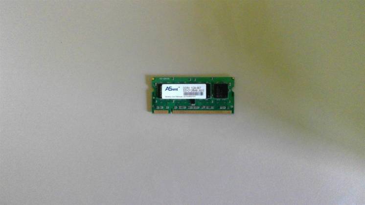 Пам'ять до ноутбука DDR2 1Gb 667MHz
