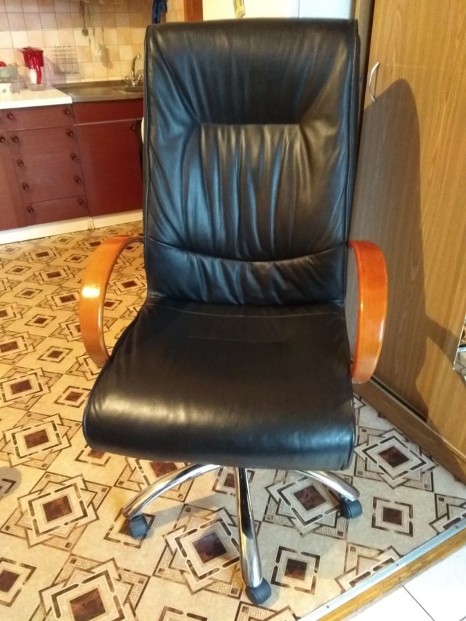 офісное кресло кожаное, офісне крісло шкіряне